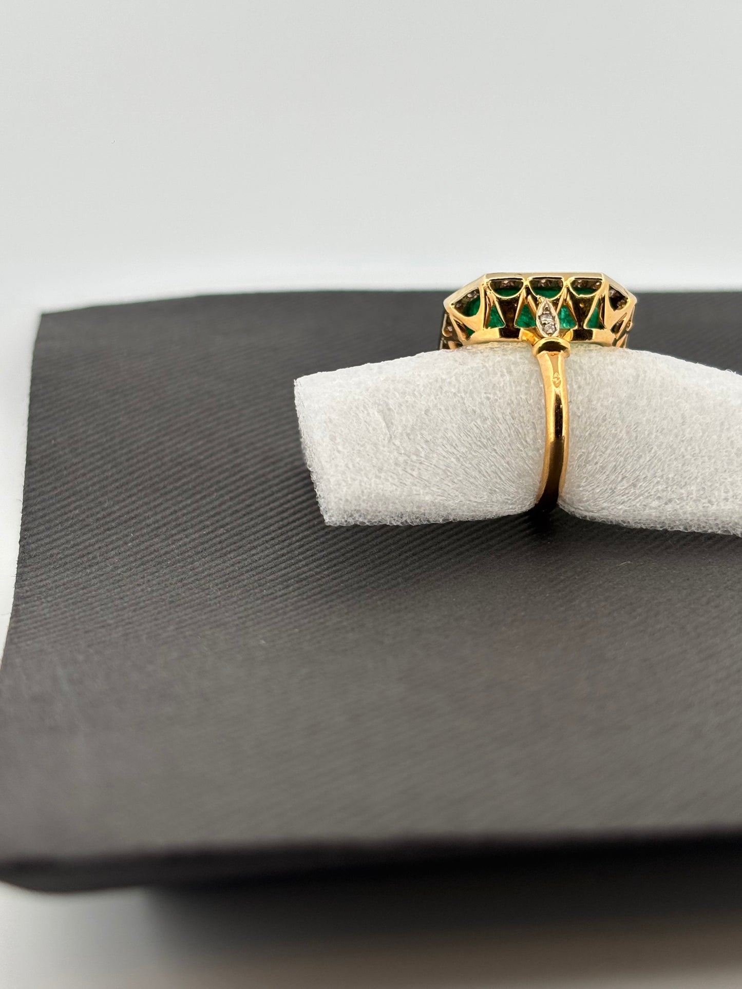 ÉMERAUDE | Colombie | 12 carats | Vert Vif | Taille Carrée