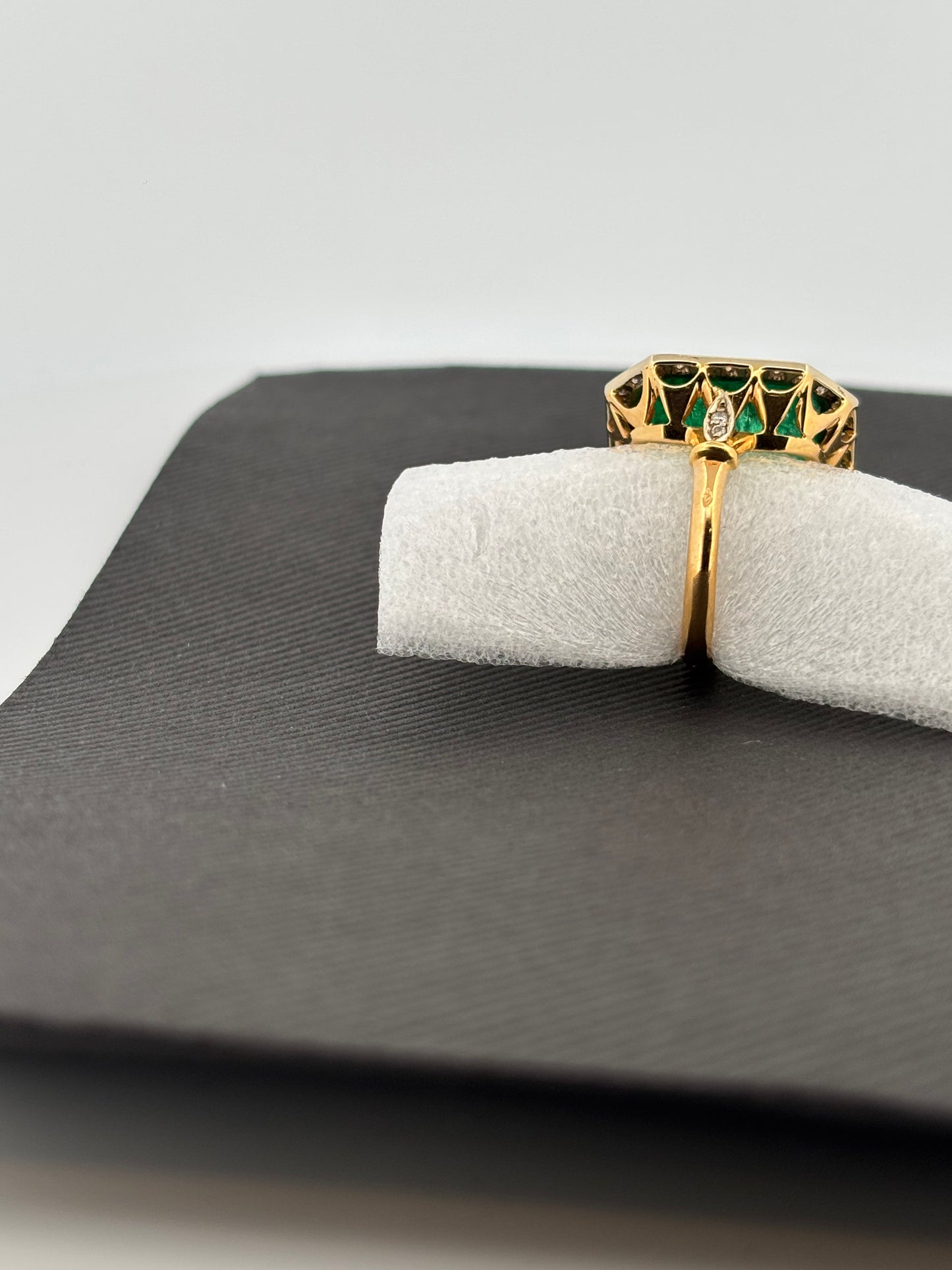 ÉMERAUDE | Colombie | 12 carats | Vert Vif | Taille Carrée