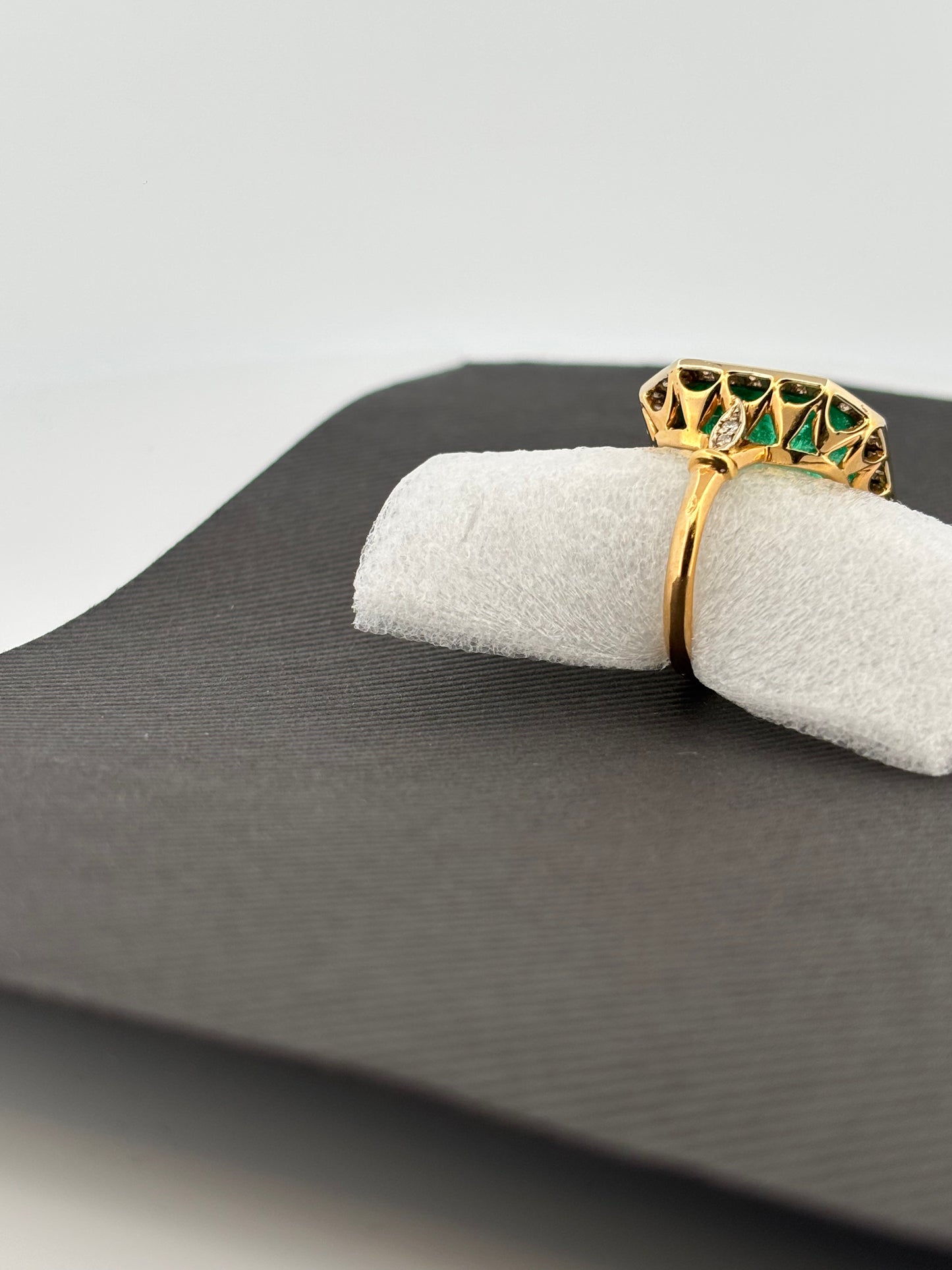 ÉMERAUDE | Colombie | 12 carats | Vert Vif | Taille Carrée