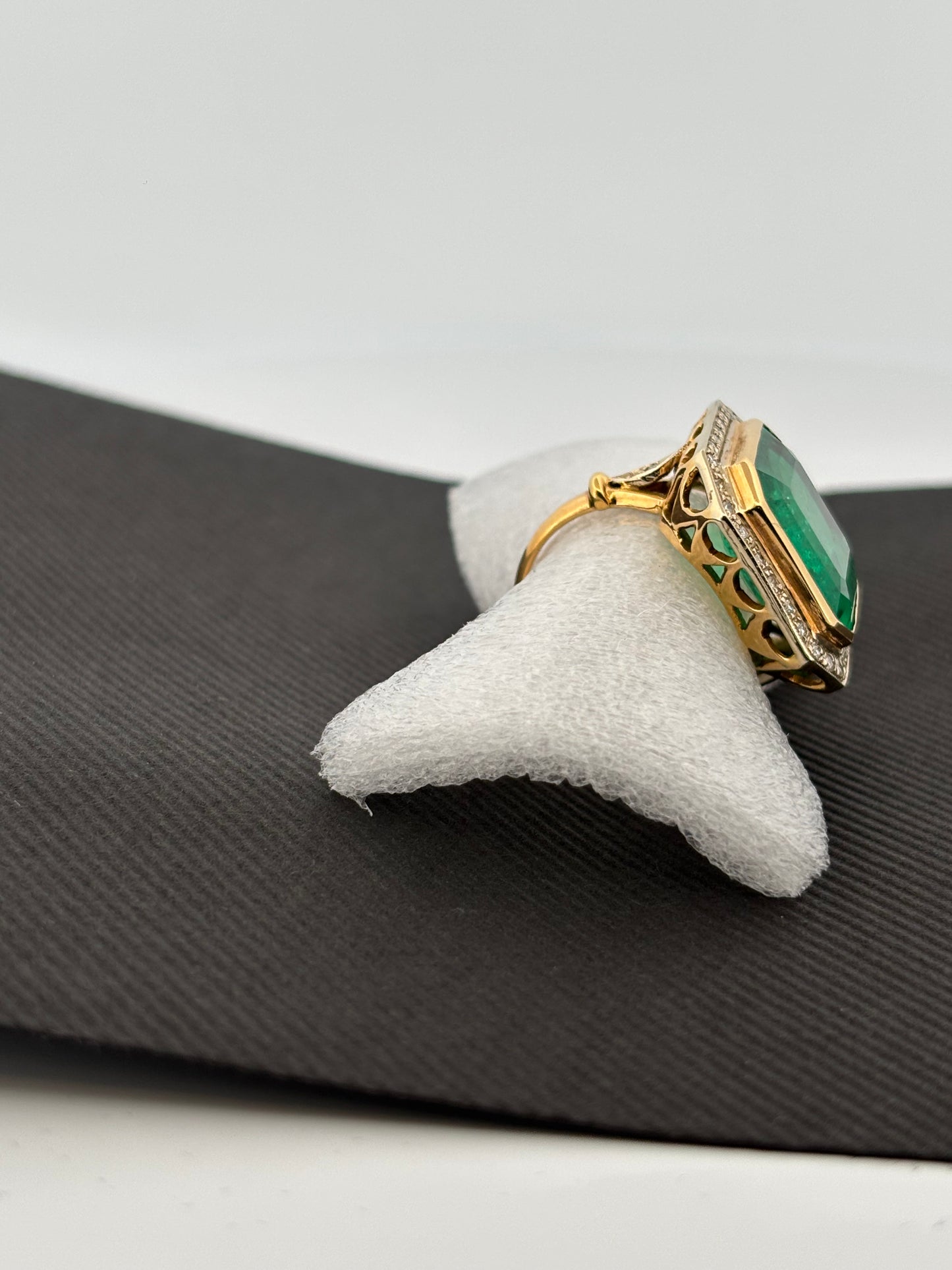 ÉMERAUDE | Colombie | 12 carats | Vert Vif | Taille Carrée