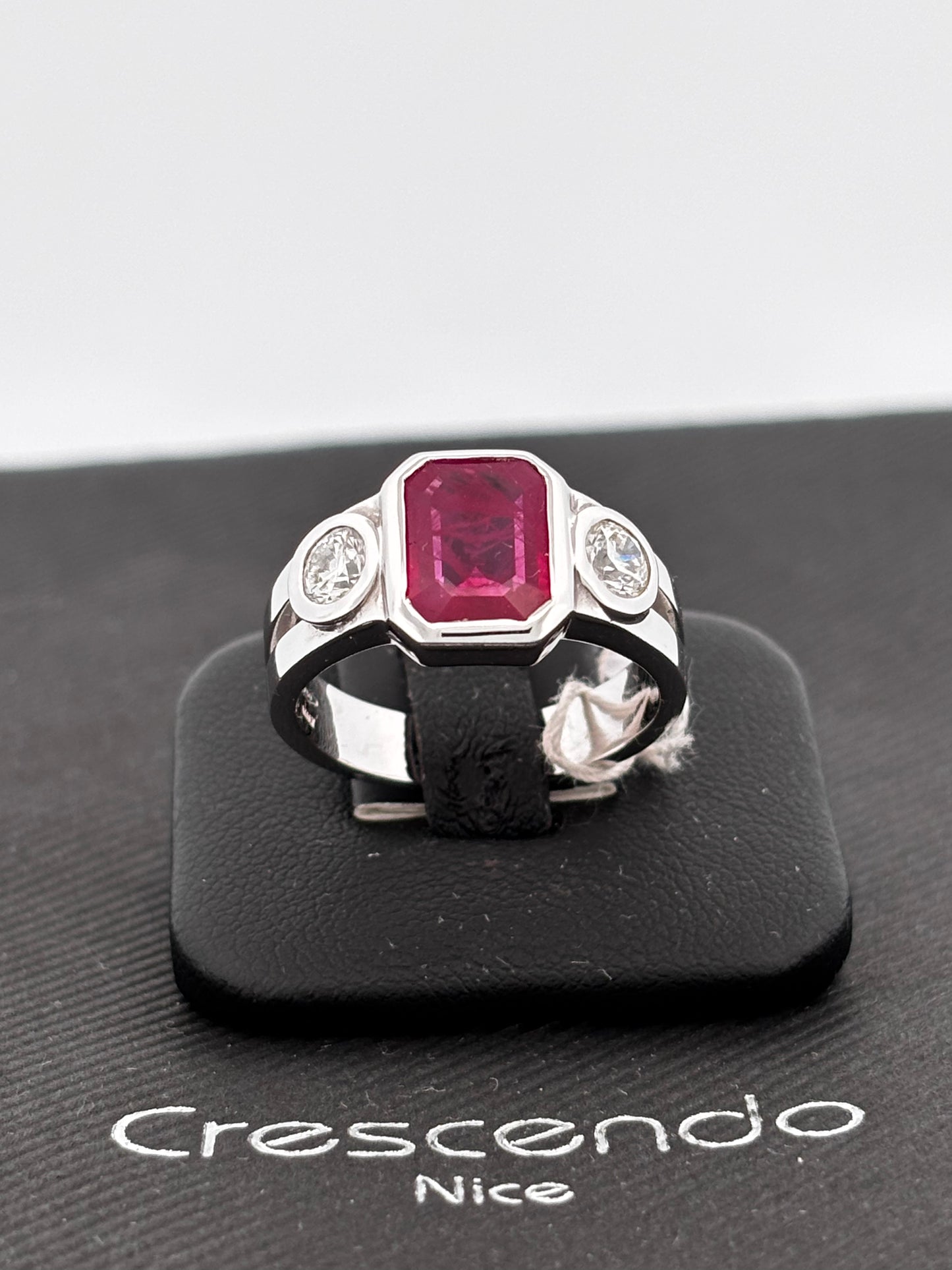 BAGUE RUBIS NON CHAUFFÉ | Or blanc 18k | 3,00 ct | Taille 58 | 9 g