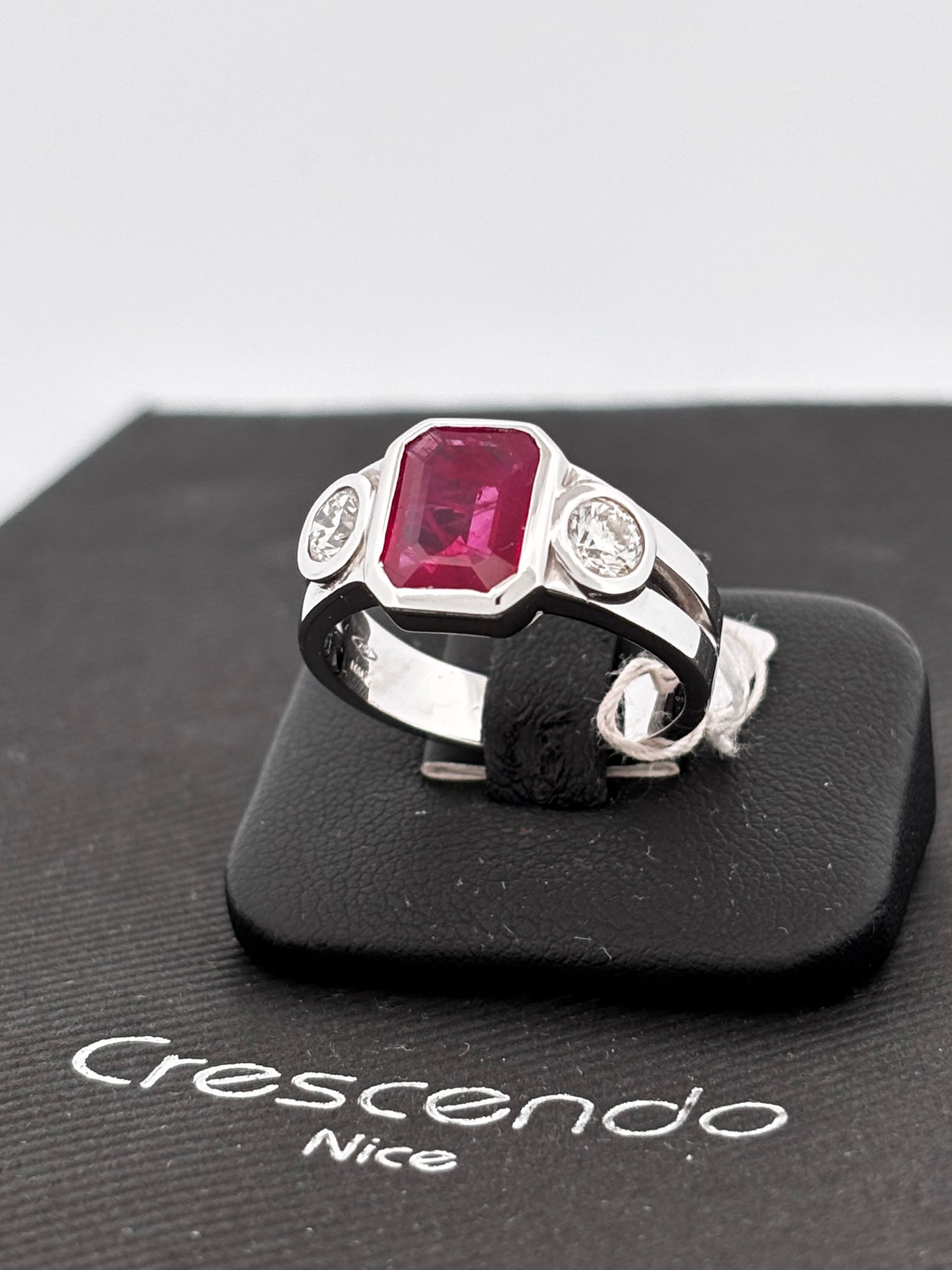 BAGUE RUBIS NON CHAUFFÉ | Or blanc 18k | 3,00 ct | Taille 58 | 9 g