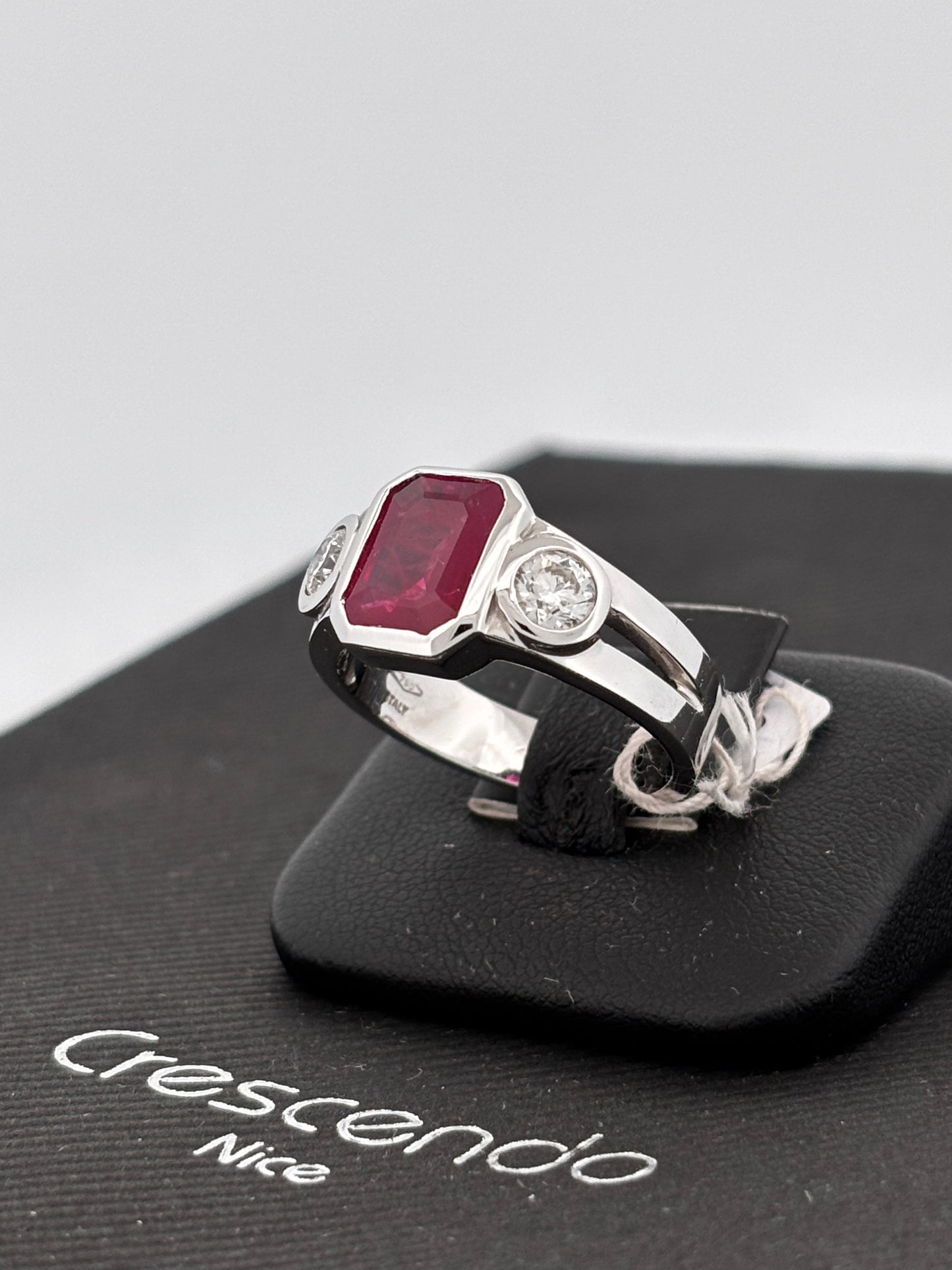 BAGUE RUBIS NON CHAUFFÉ | Or blanc 18k | 3,00 ct | Taille 58 | 9 g