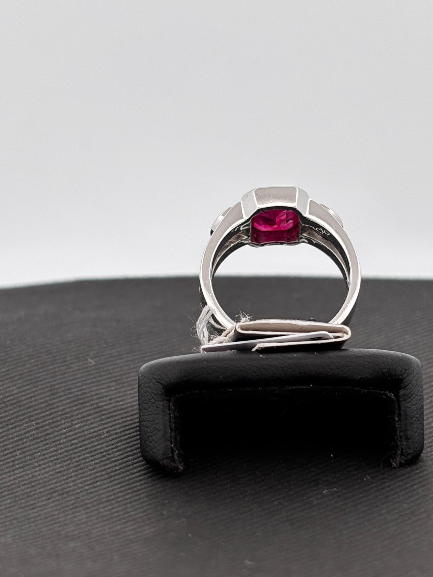 BAGUE RUBIS NON CHAUFFÉ | Or blanc 18k | 3,00 ct | Taille 58 | 9 g