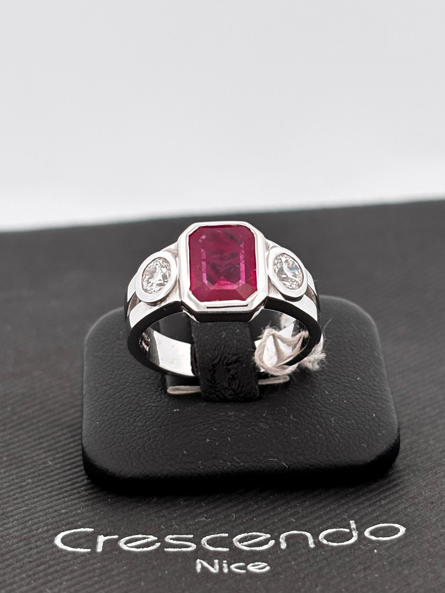 BAGUE RUBIS NON CHAUFFÉ | Or blanc 18k | 3,00 ct | Taille 58 | 9 g