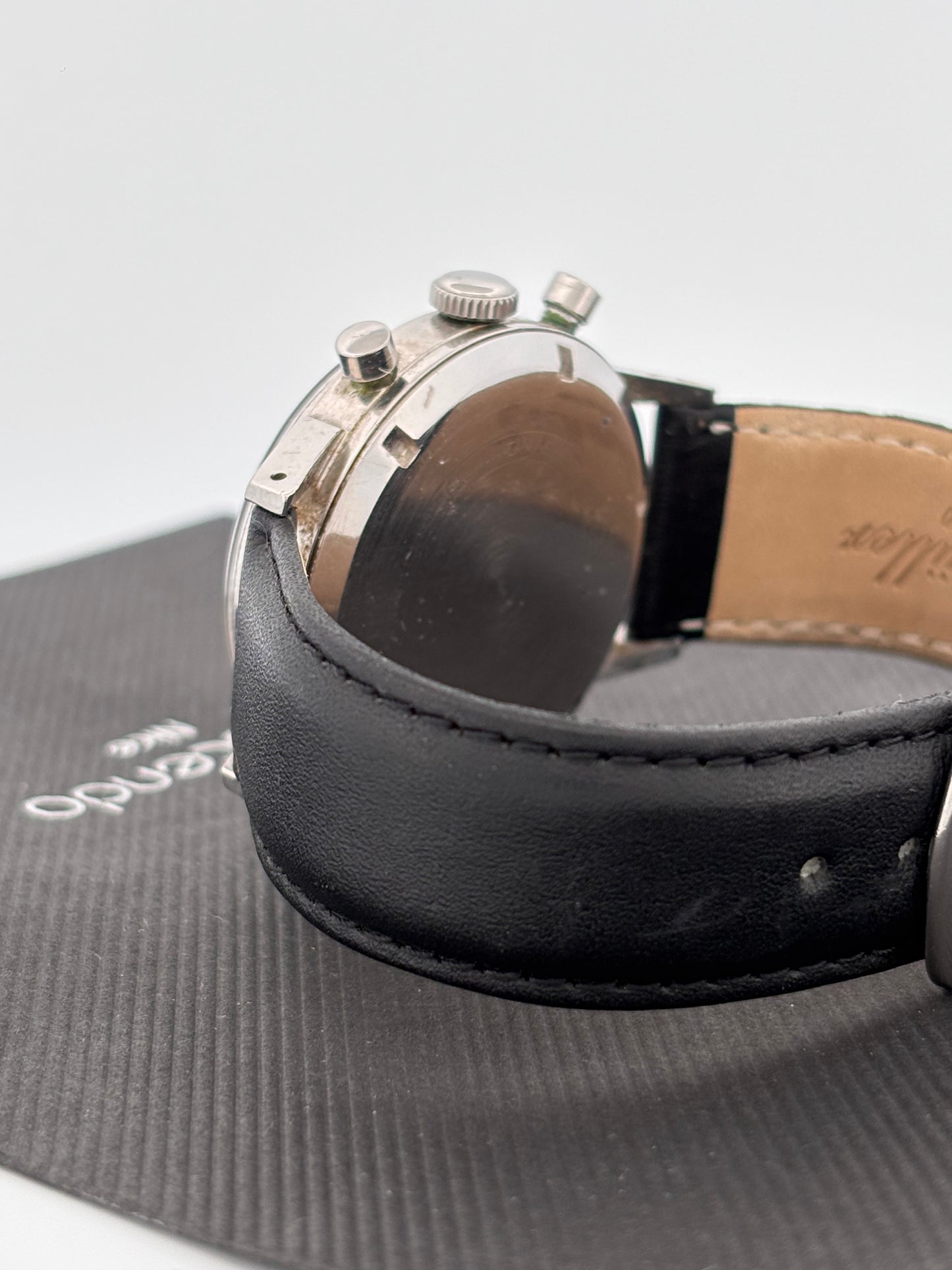 Chronographe | Suisse | Acier | Mécanique Manuel | Triple Calendrier | Circa 1950