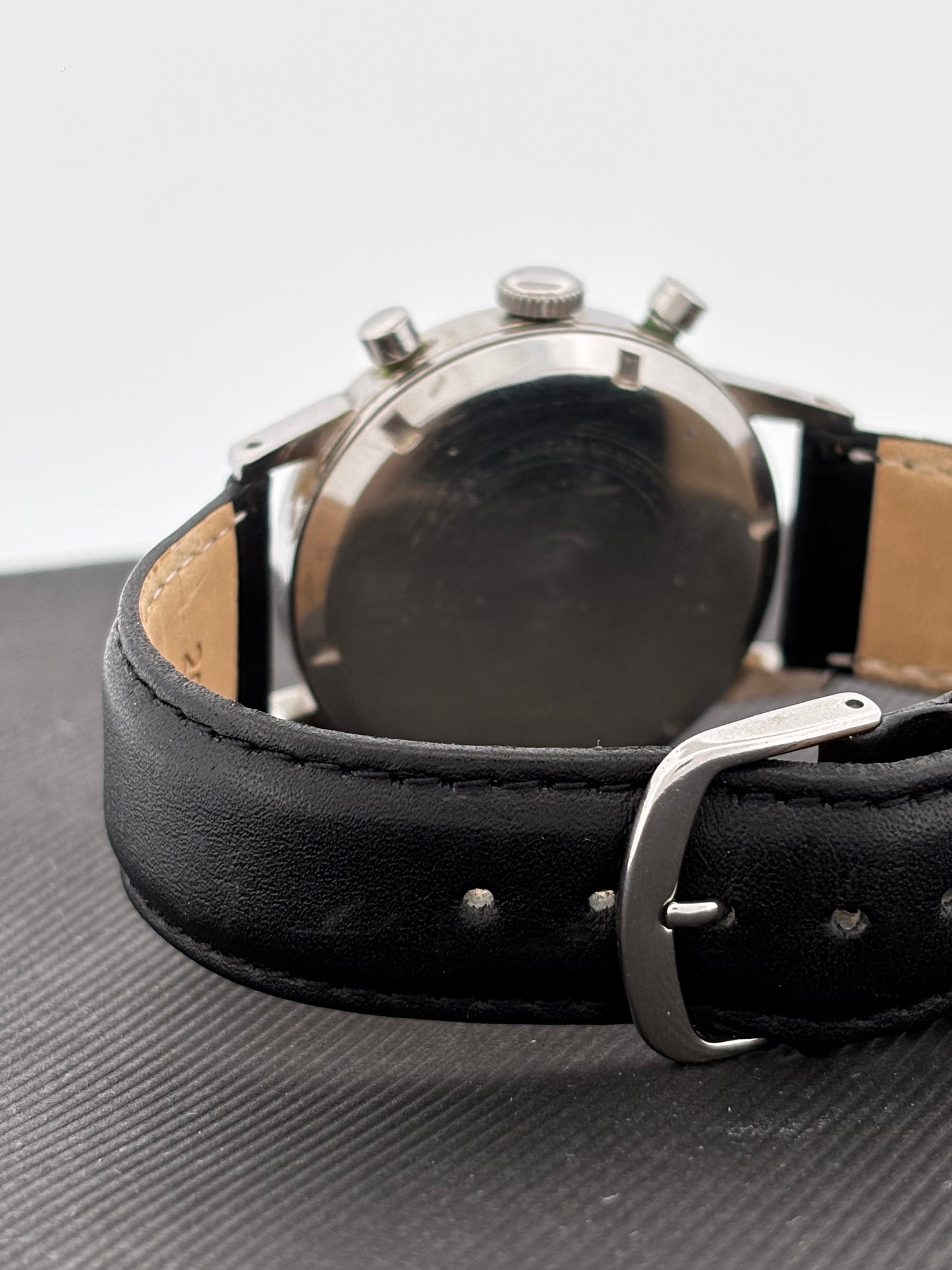 Chronographe | Suisse | Acier | Mécanique Manuel | Triple Calendrier | Circa 1950