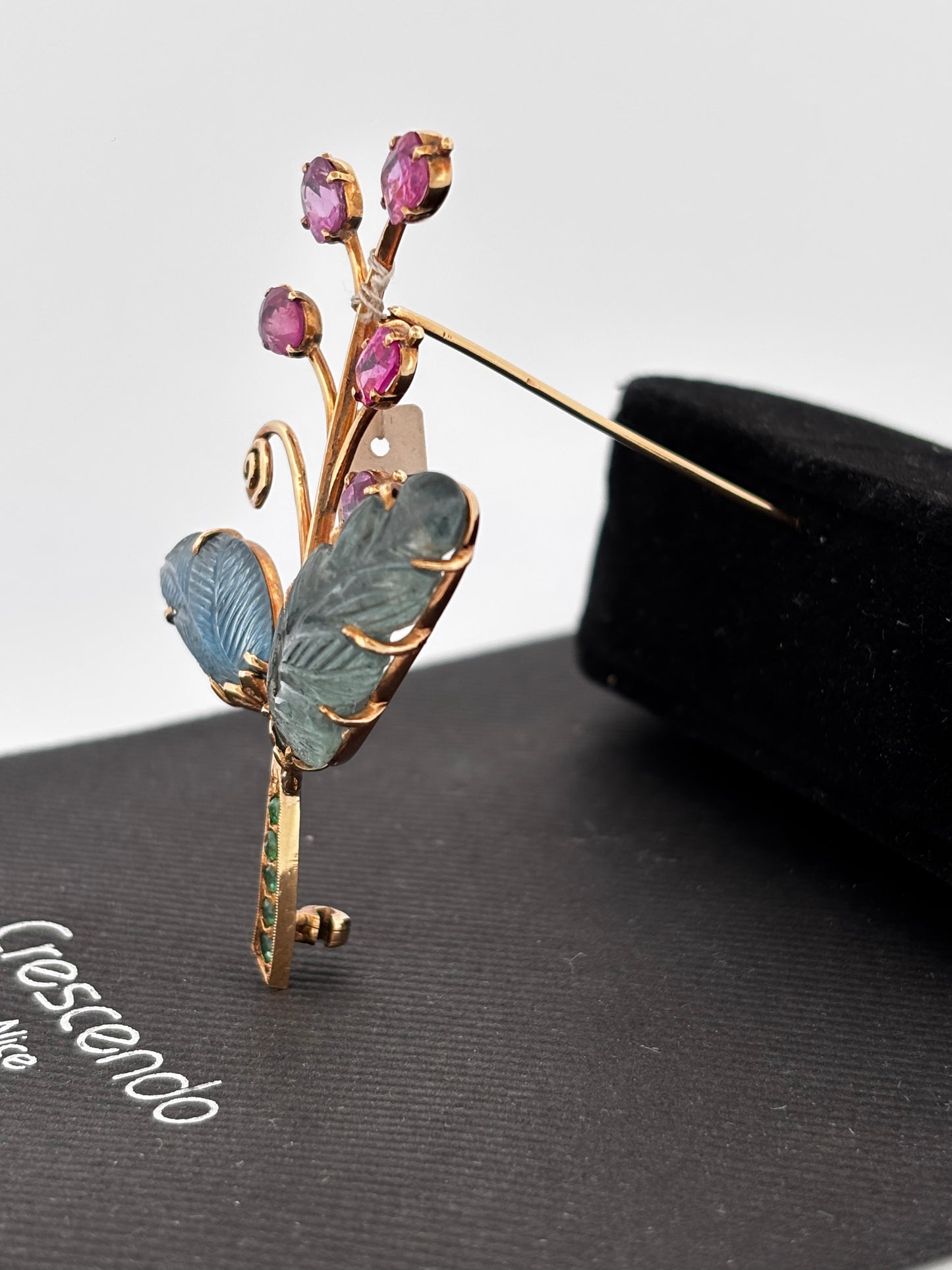 Broche gold rubi eme