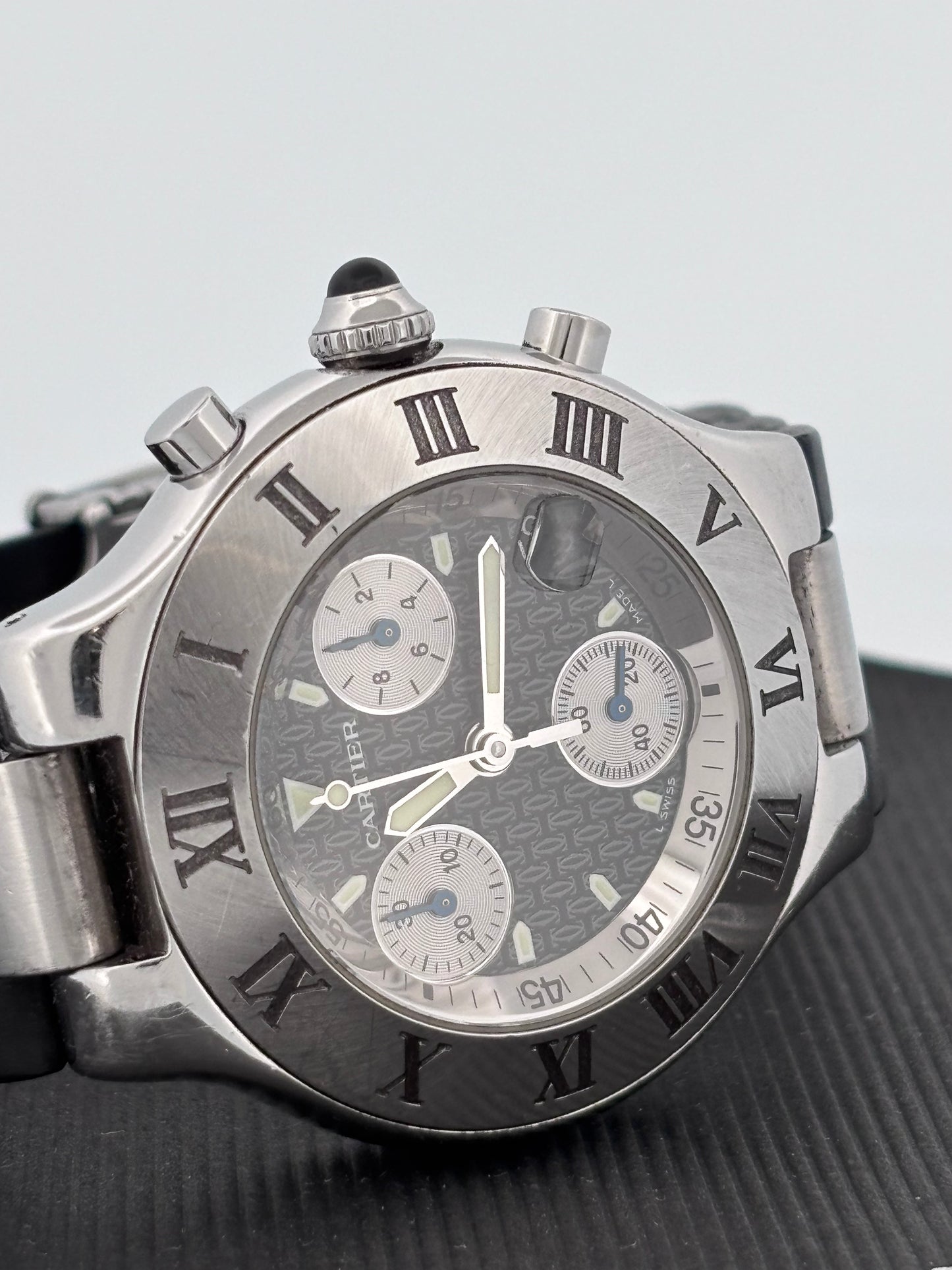 CARTIER – Must 21 Chronographe | Acier & Caoutchouc | Cadran motif double-C | 38 mm