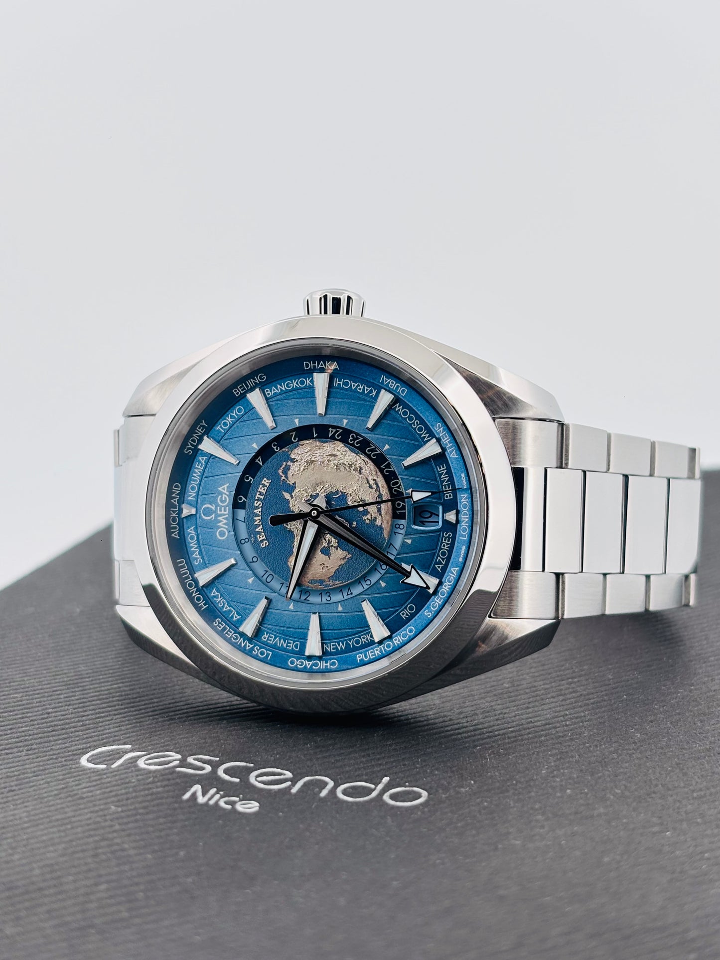 Omega Seamaster Aqua Terra Worldtimer “Summer Blue”