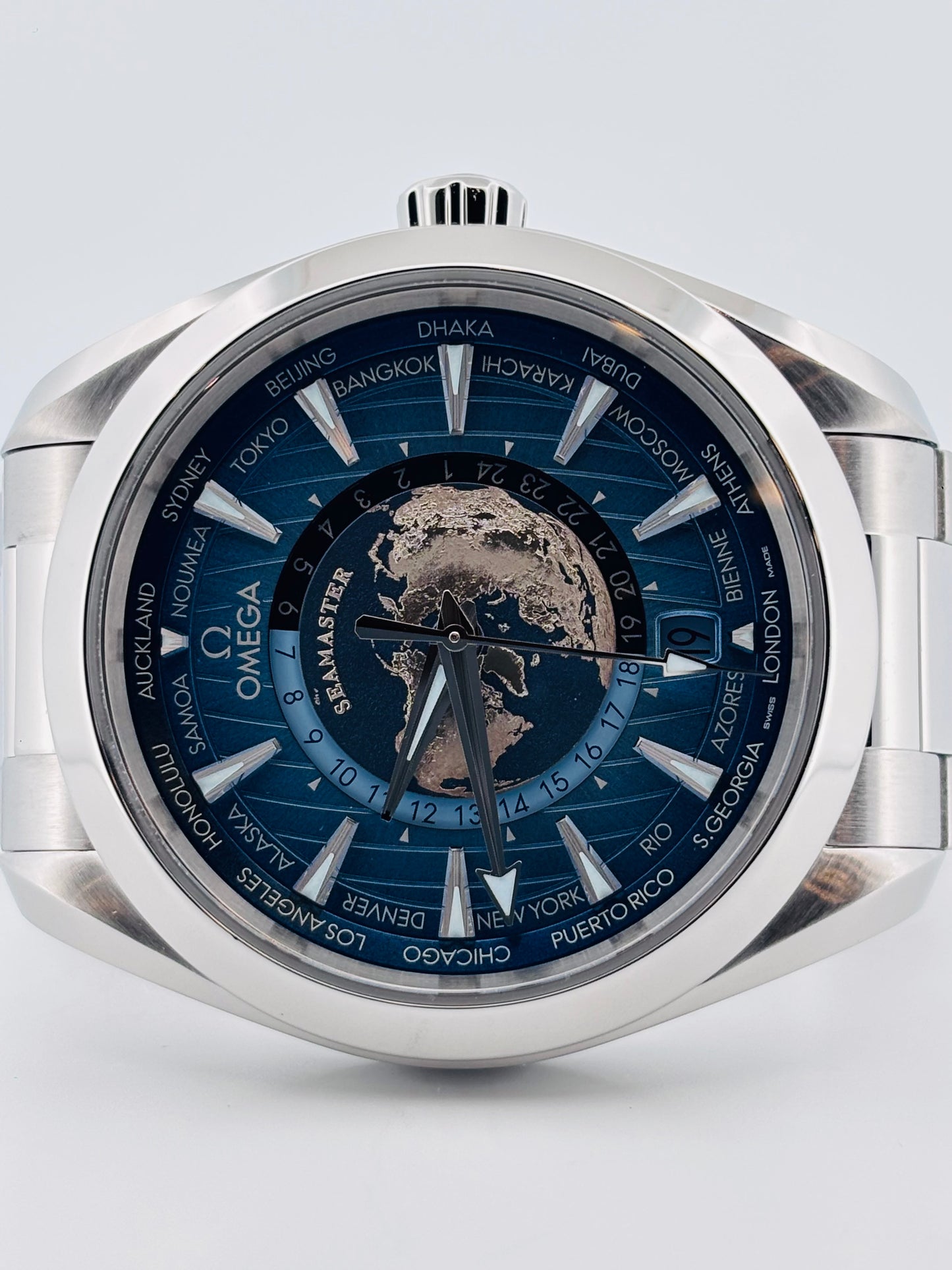 Omega Seamaster Aqua Terra Worldtimer “Summer Blue”