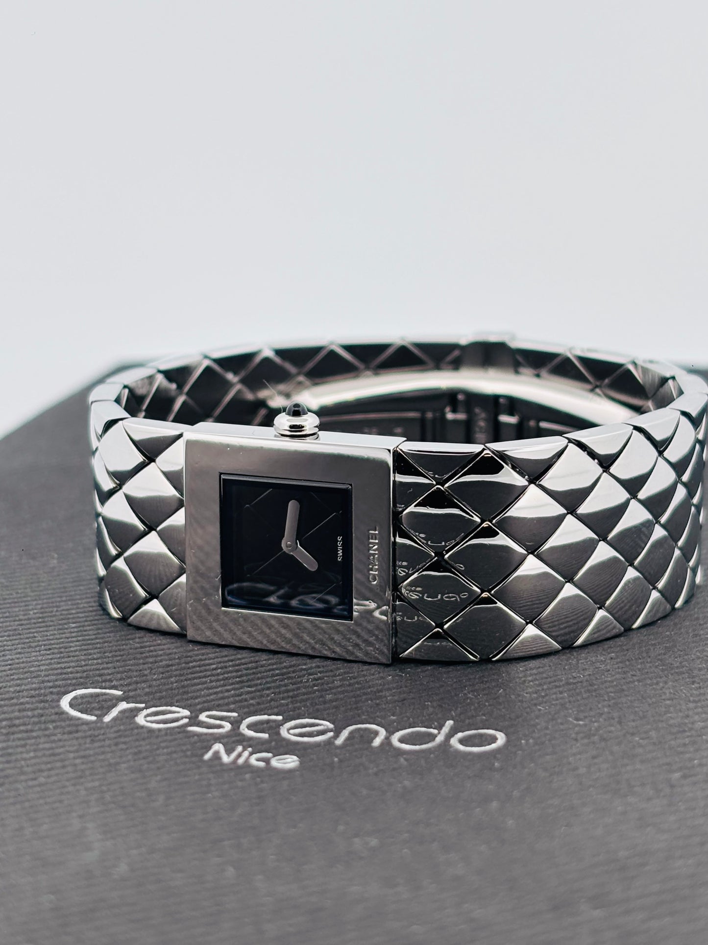 Chanel Matelassé Acier Quartz Réf. H0009