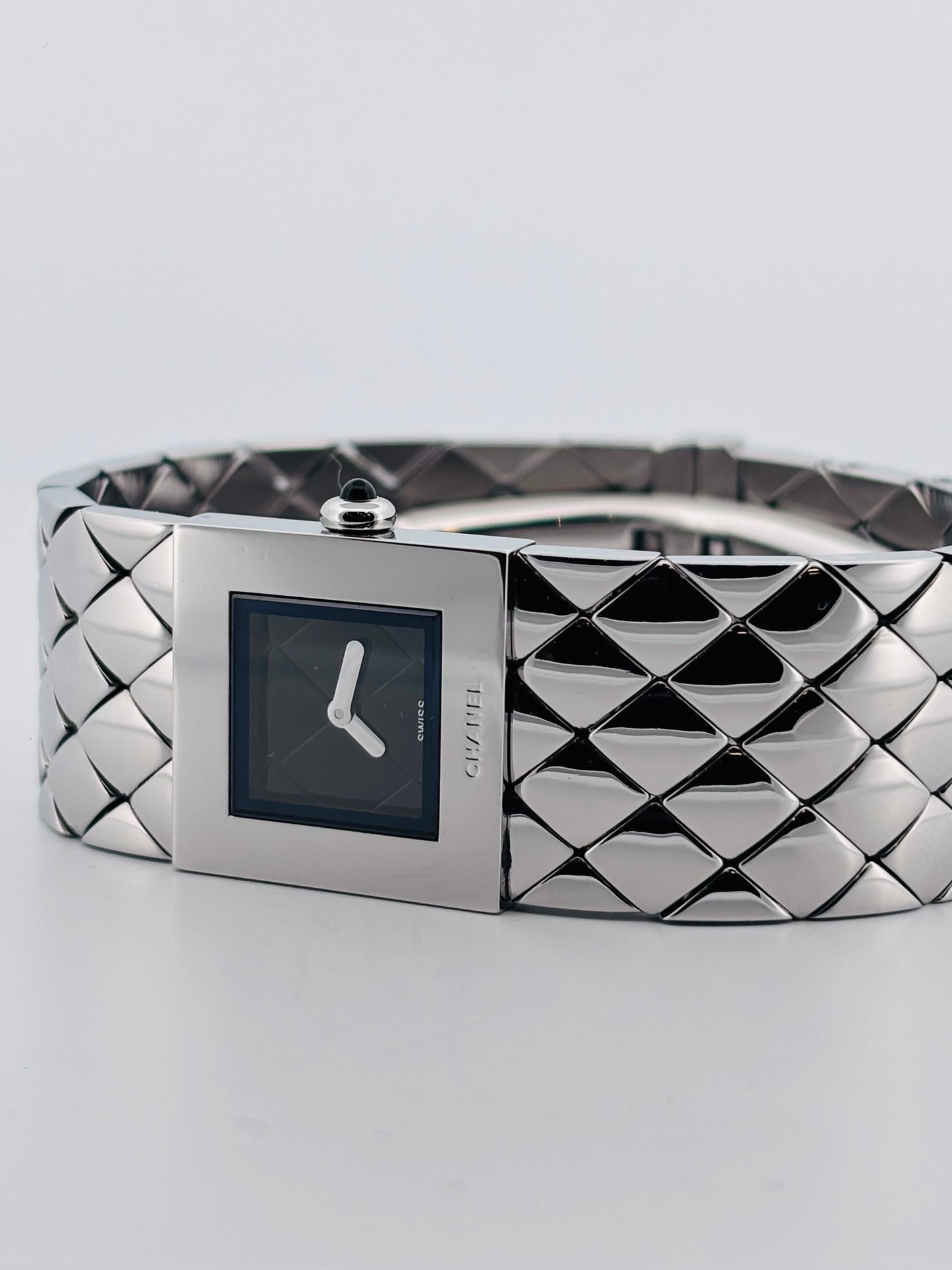 Chanel Matelassé Acier Quartz Réf. H0009