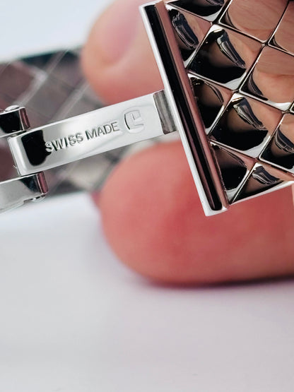 Chanel Matelassé Acier Quartz Réf. H0009