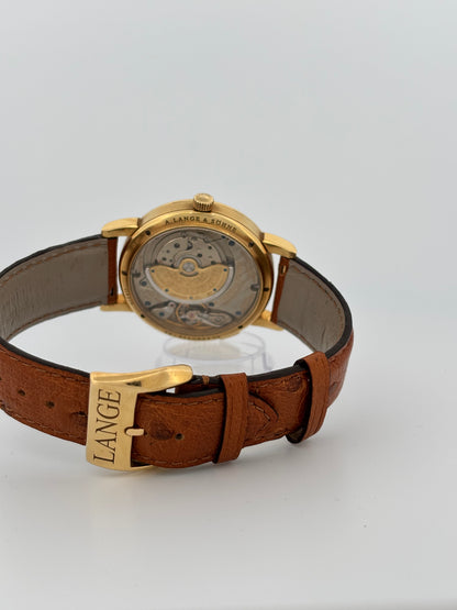 A. LANGE & SÖHNE | SAXONIA Automatik réf. 118.270 | Or jaune 18k | Cadran champagne