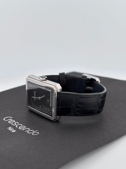 CHANEL | Montre Boy·Friend | Acier | Cadran noir laqué | Bracelet cuir alligator noir