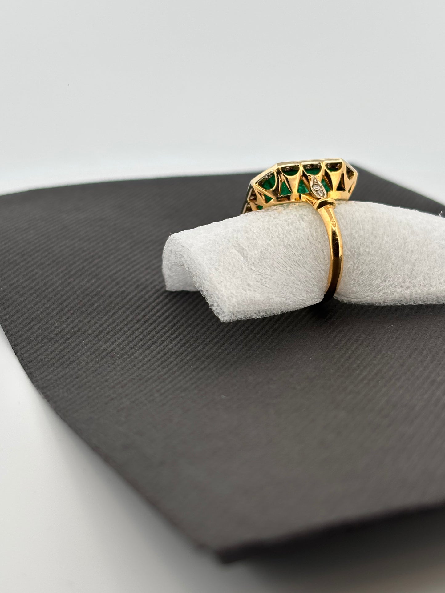 ÉMERAUDE | Colombie | 12 carats | Vert Vif | Taille Carrée