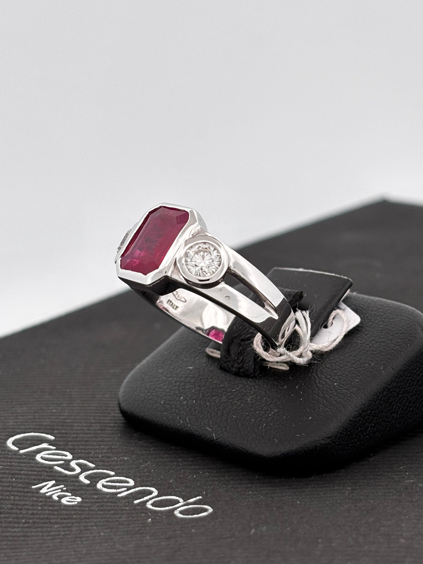 BAGUE RUBIS NON CHAUFFÉ | Or blanc 18k | 3,00 ct | Taille 58 | 9 g