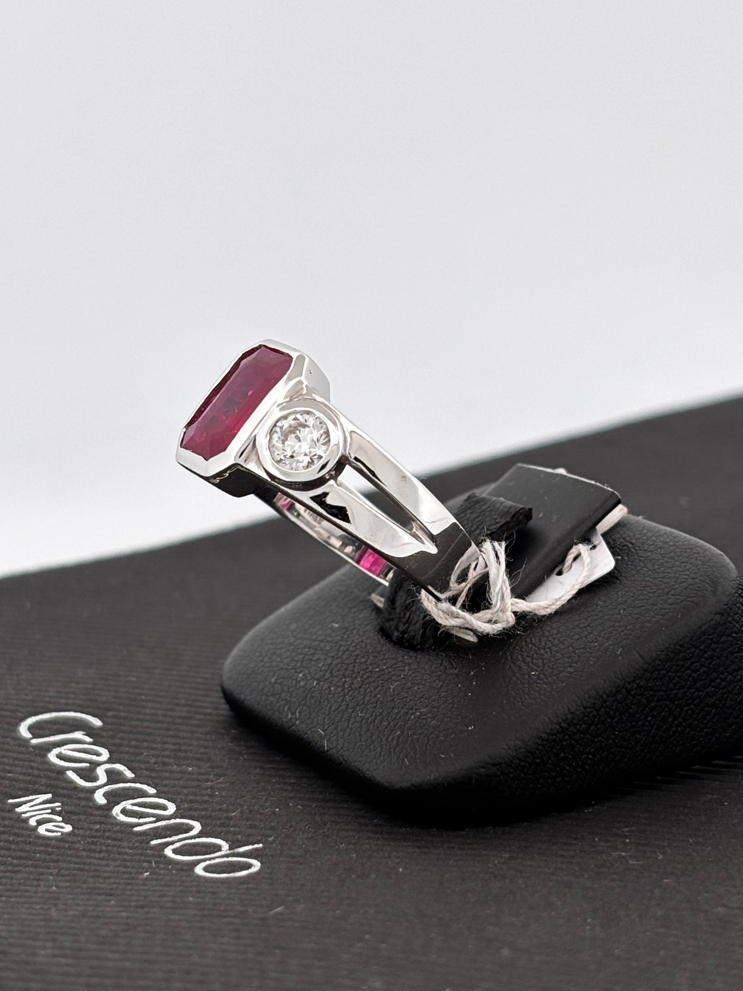 BAGUE RUBIS NON CHAUFFÉ | Or blanc 18k | 3,00 ct | Taille 58 | 9 g