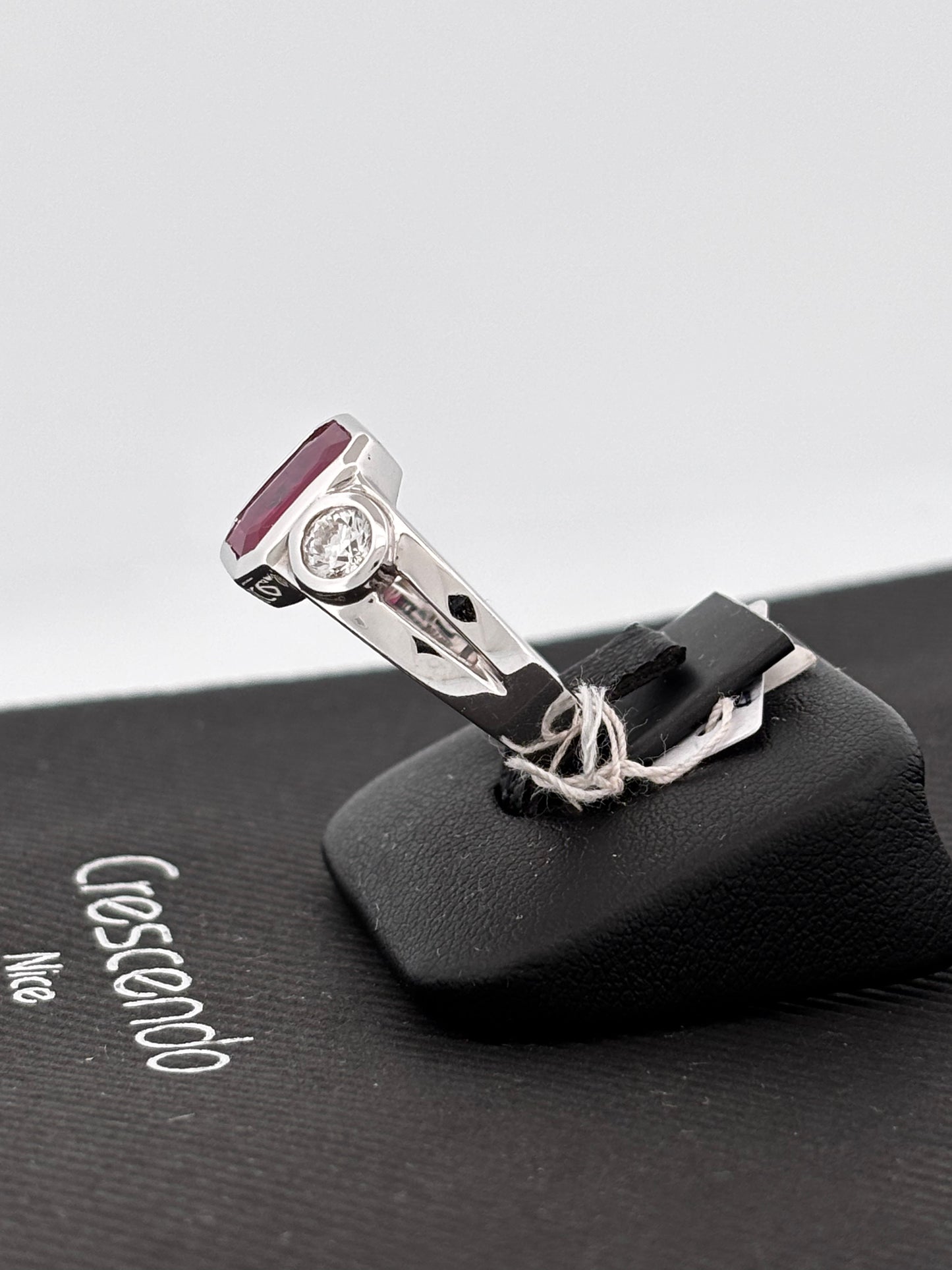 BAGUE RUBIS NON CHAUFFÉ | Or blanc 18k | 3,00 ct | Taille 58 | 9 g