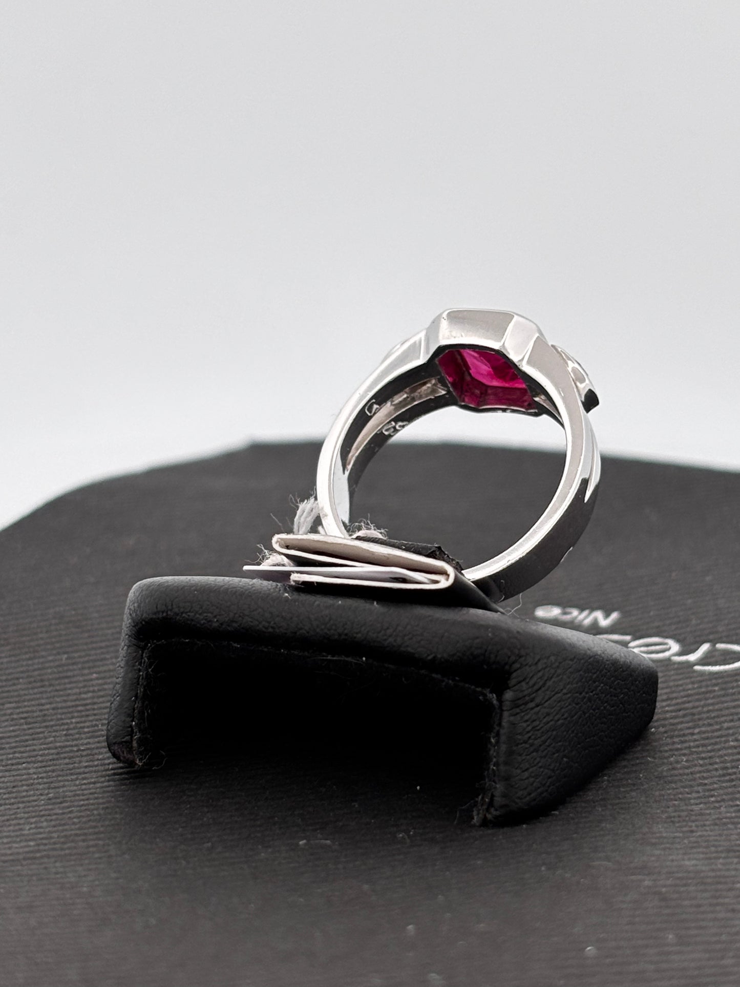 BAGUE RUBIS NON CHAUFFÉ | Or blanc 18k | 3,00 ct | Taille 58 | 9 g