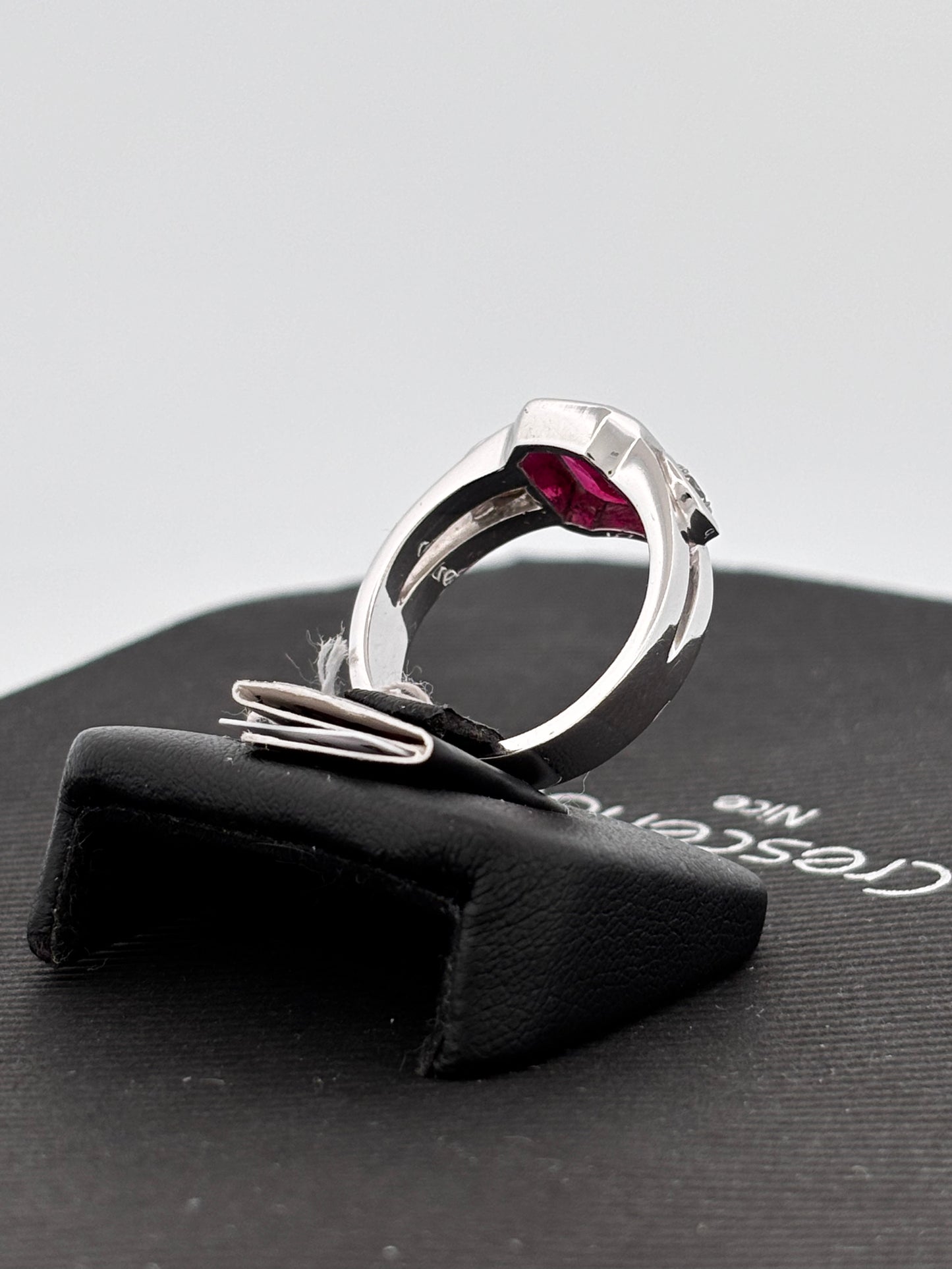 BAGUE RUBIS NON CHAUFFÉ | Or blanc 18k | 3,00 ct | Taille 58 | 9 g