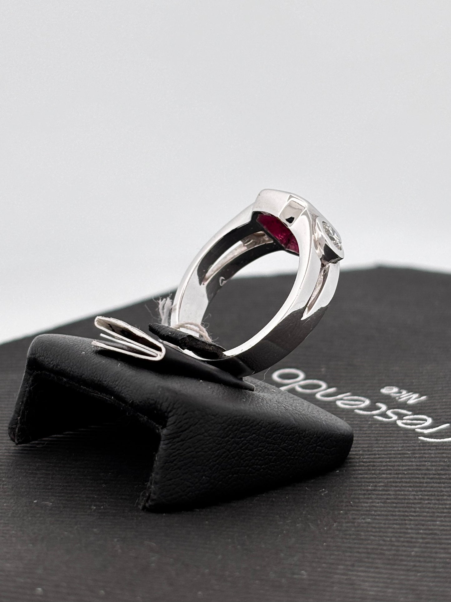 BAGUE RUBIS NON CHAUFFÉ | Or blanc 18k | 3,00 ct | Taille 58 | 9 g