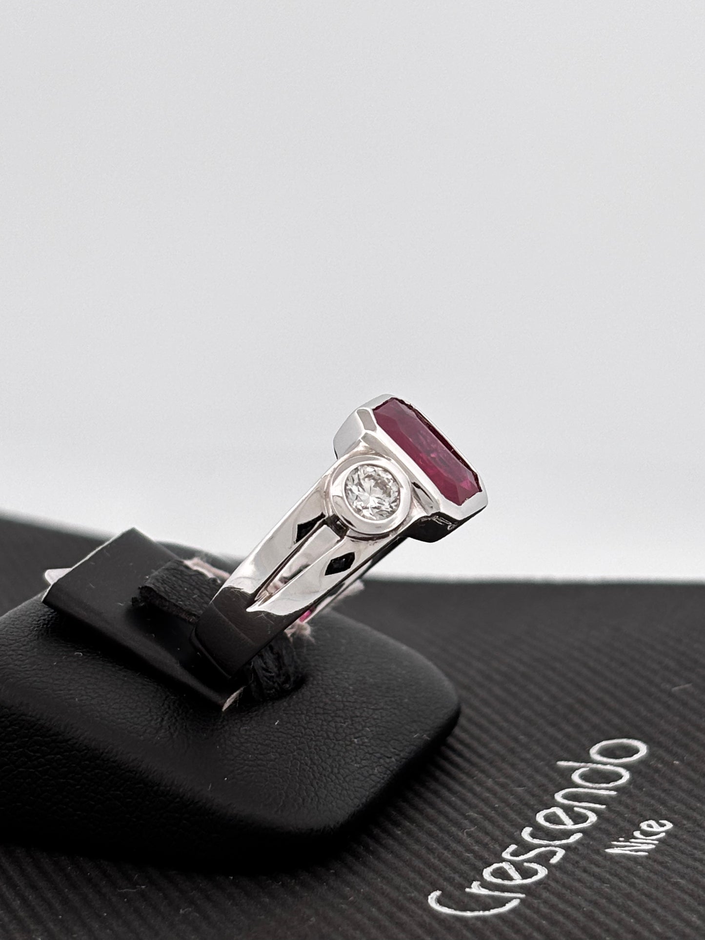 BAGUE RUBIS NON CHAUFFÉ | Or blanc 18k | 3,00 ct | Taille 58 | 9 g