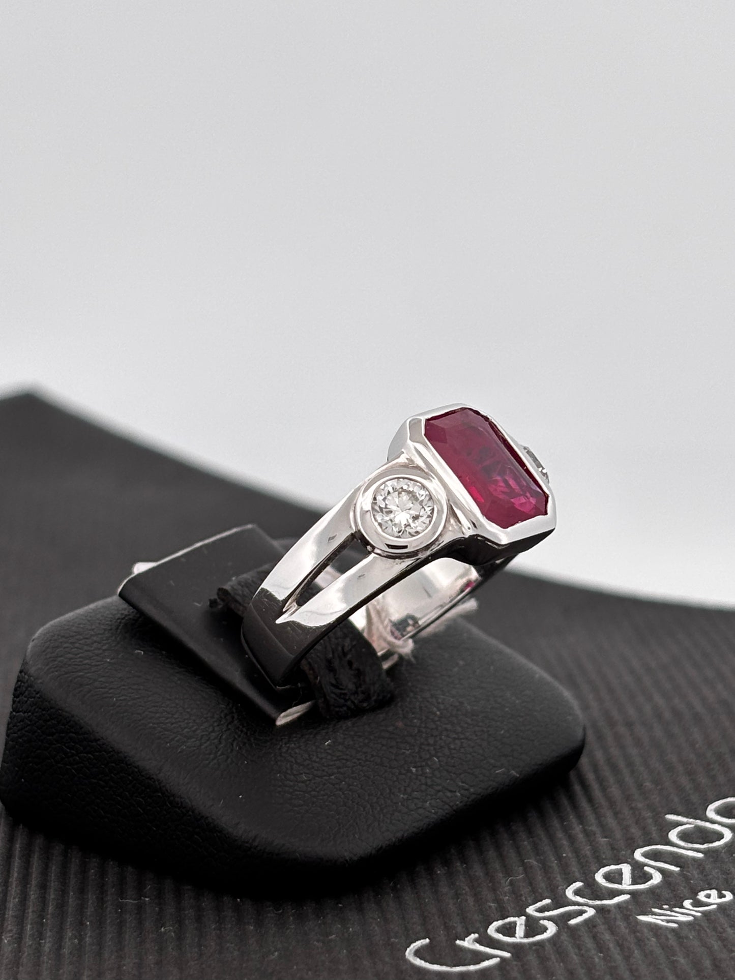 BAGUE RUBIS NON CHAUFFÉ | Or blanc 18k | 3,00 ct | Taille 58 | 9 g