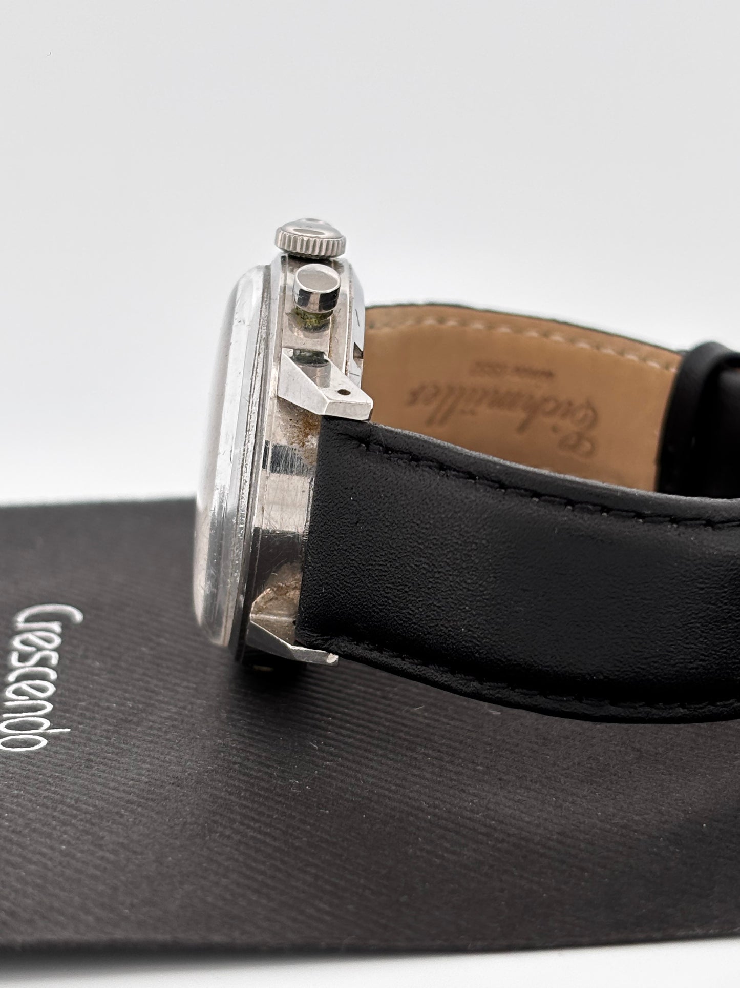 Chronographe | Suisse | Acier | Mécanique Manuel | Triple Calendrier | Circa 1950