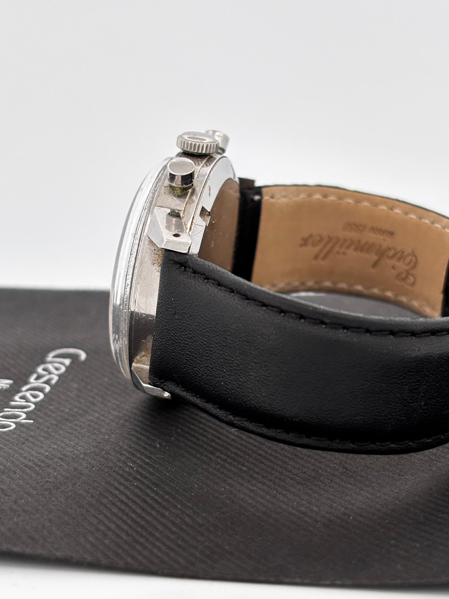 Chronographe | Suisse | Acier | Mécanique Manuel | Triple Calendrier | Circa 1950