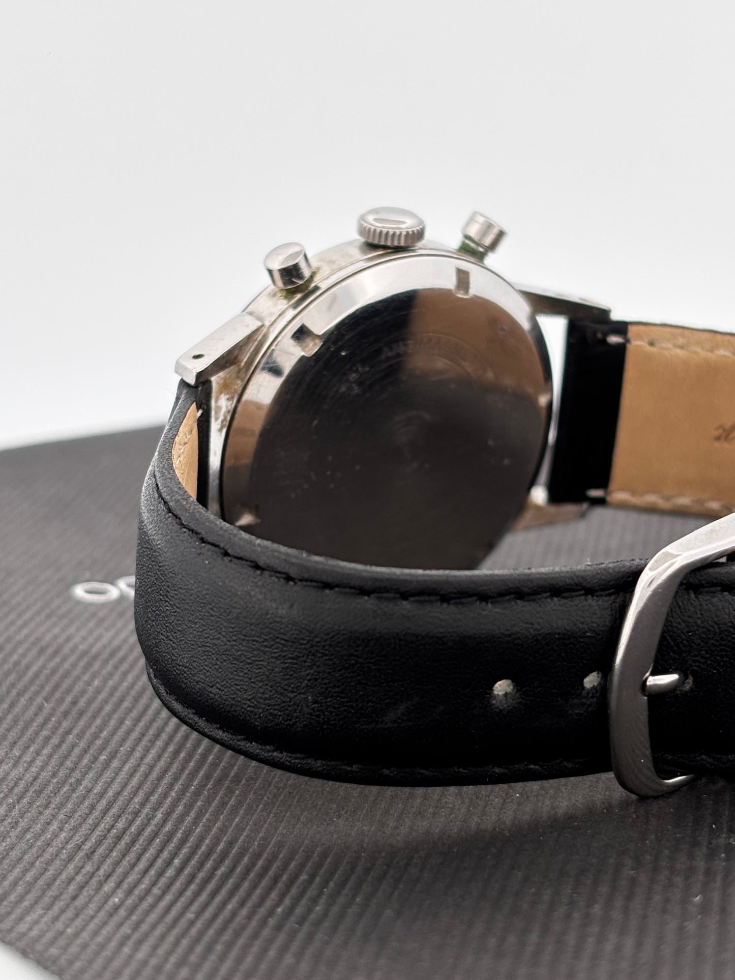 Chronographe | Suisse | Acier | Mécanique Manuel | Triple Calendrier | Circa 1950