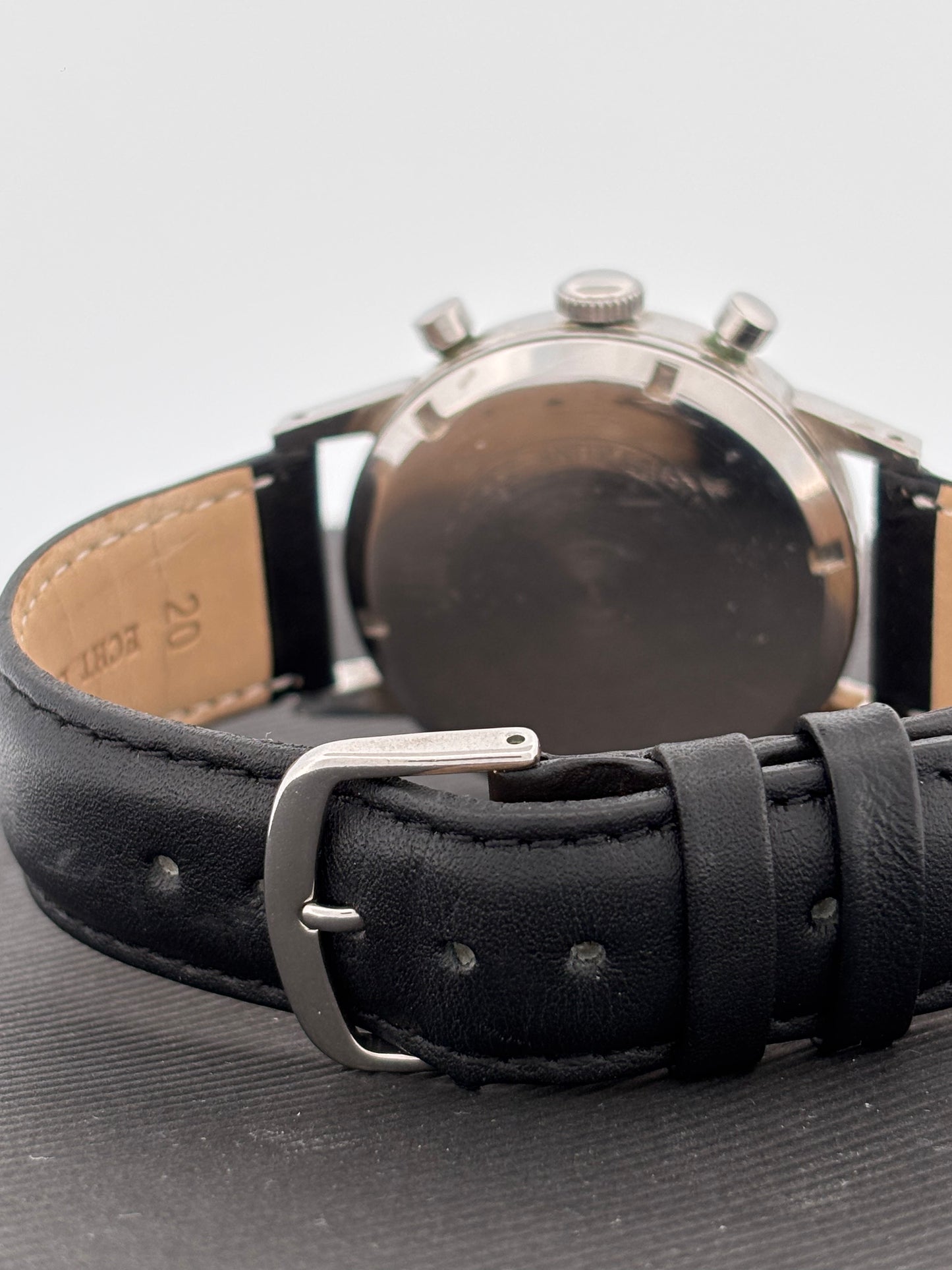 Chronographe | Suisse | Acier | Mécanique Manuel | Triple Calendrier | Circa 1950