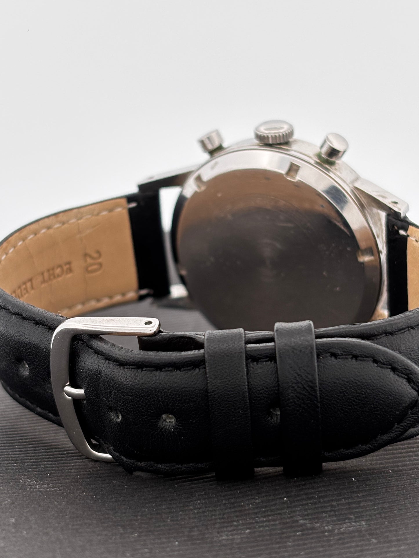 Chronographe | Suisse | Acier | Mécanique Manuel | Triple Calendrier | Circa 1950