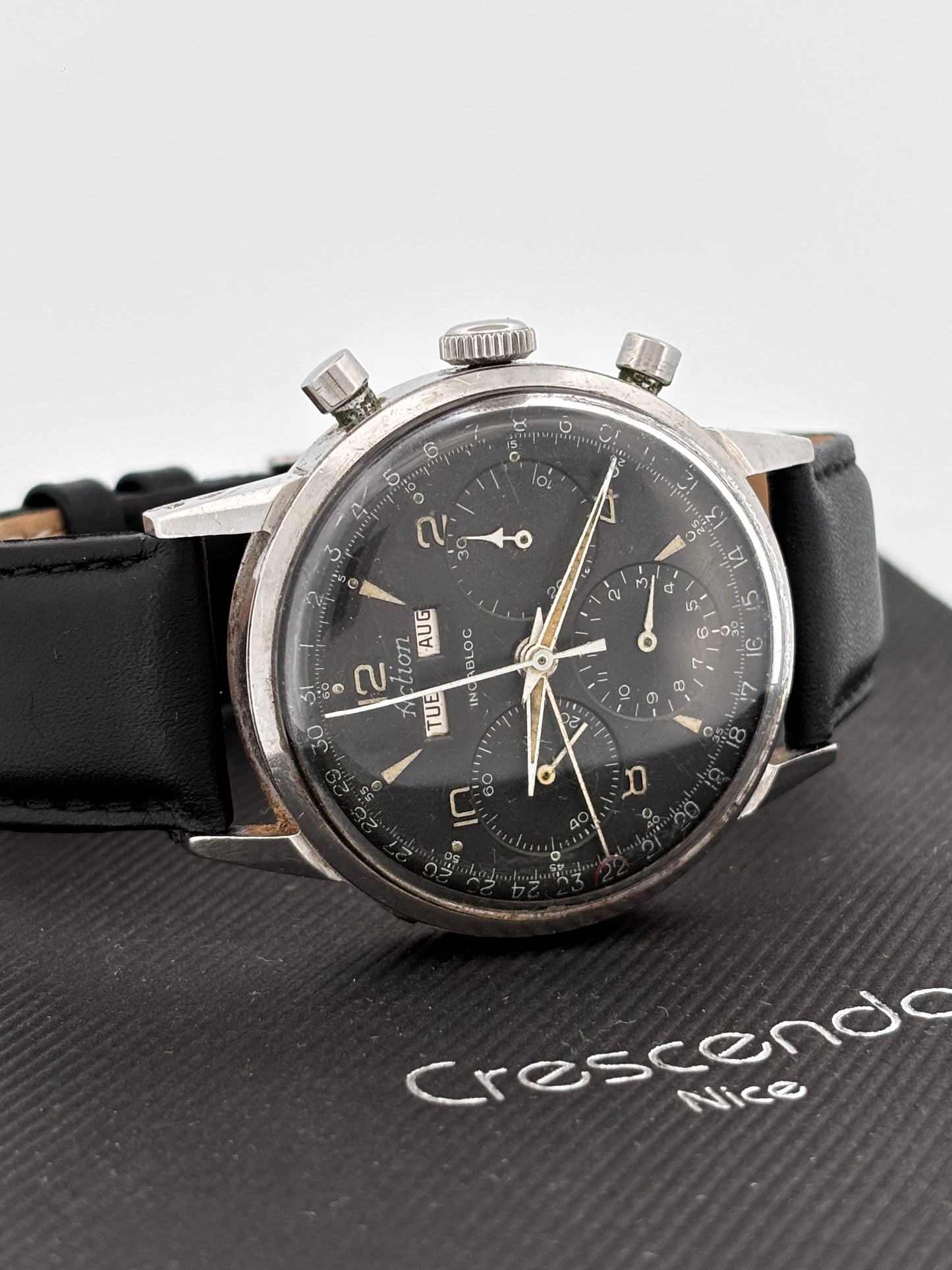 Chronographe | Suisse | Acier | Mécanique Manuel | Triple Calendrier | Circa 1950