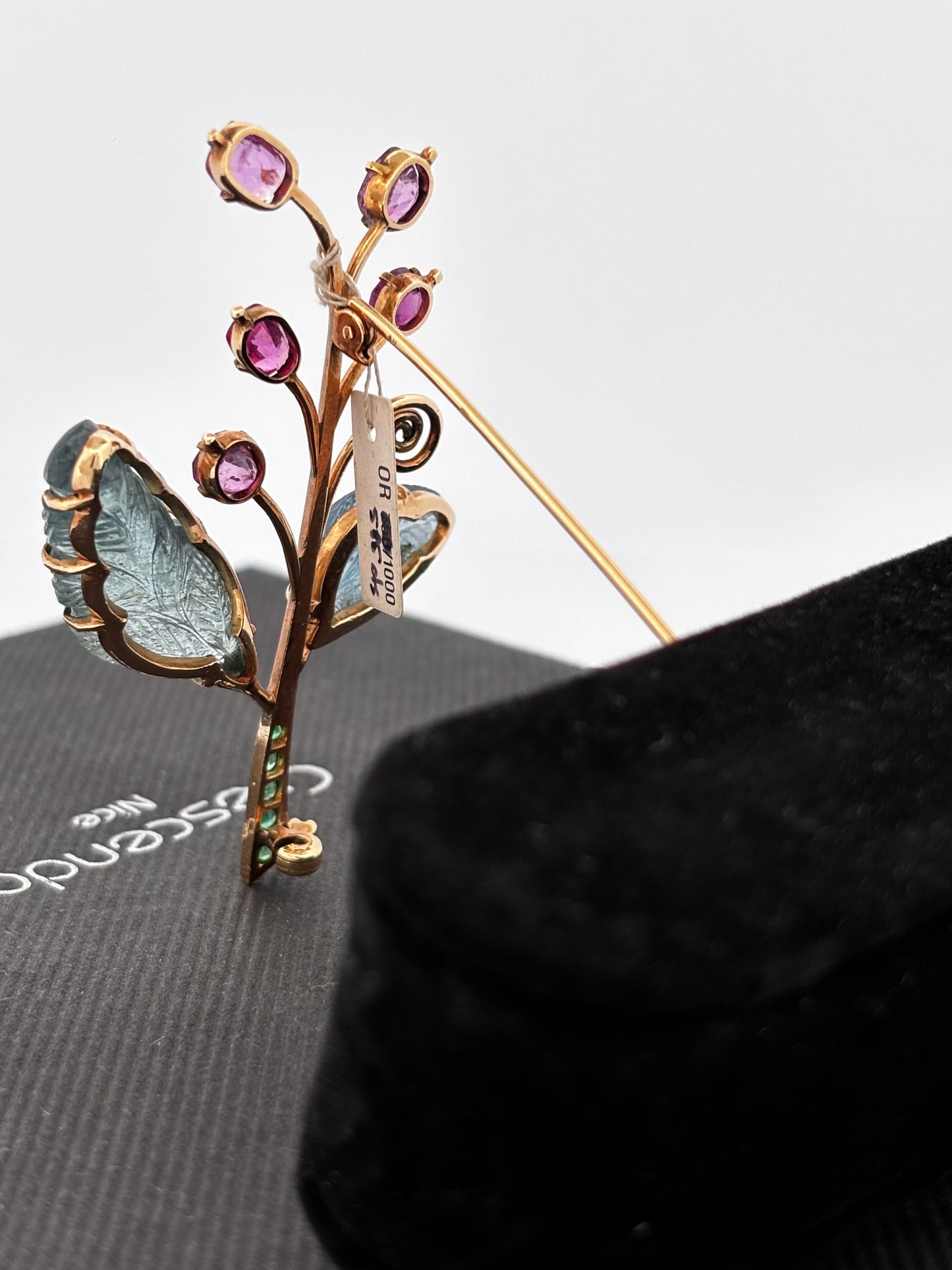 Broche gold rubi eme