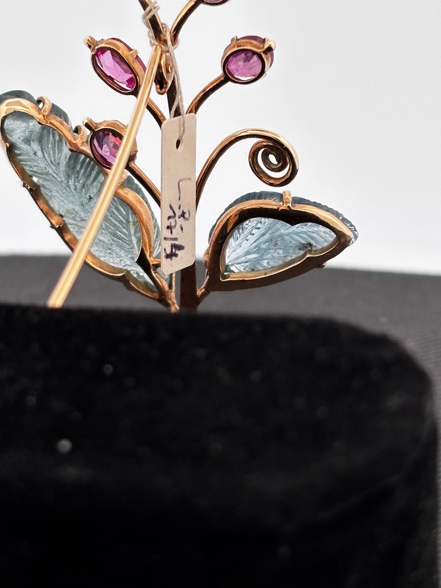 Broche gold rubi eme