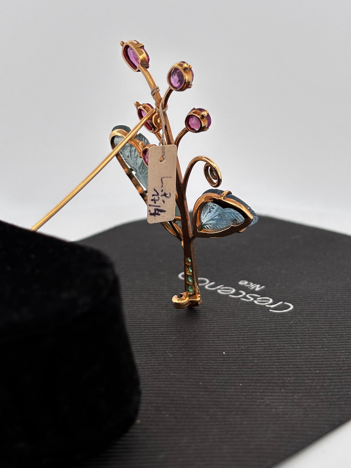 Broche gold rubi eme