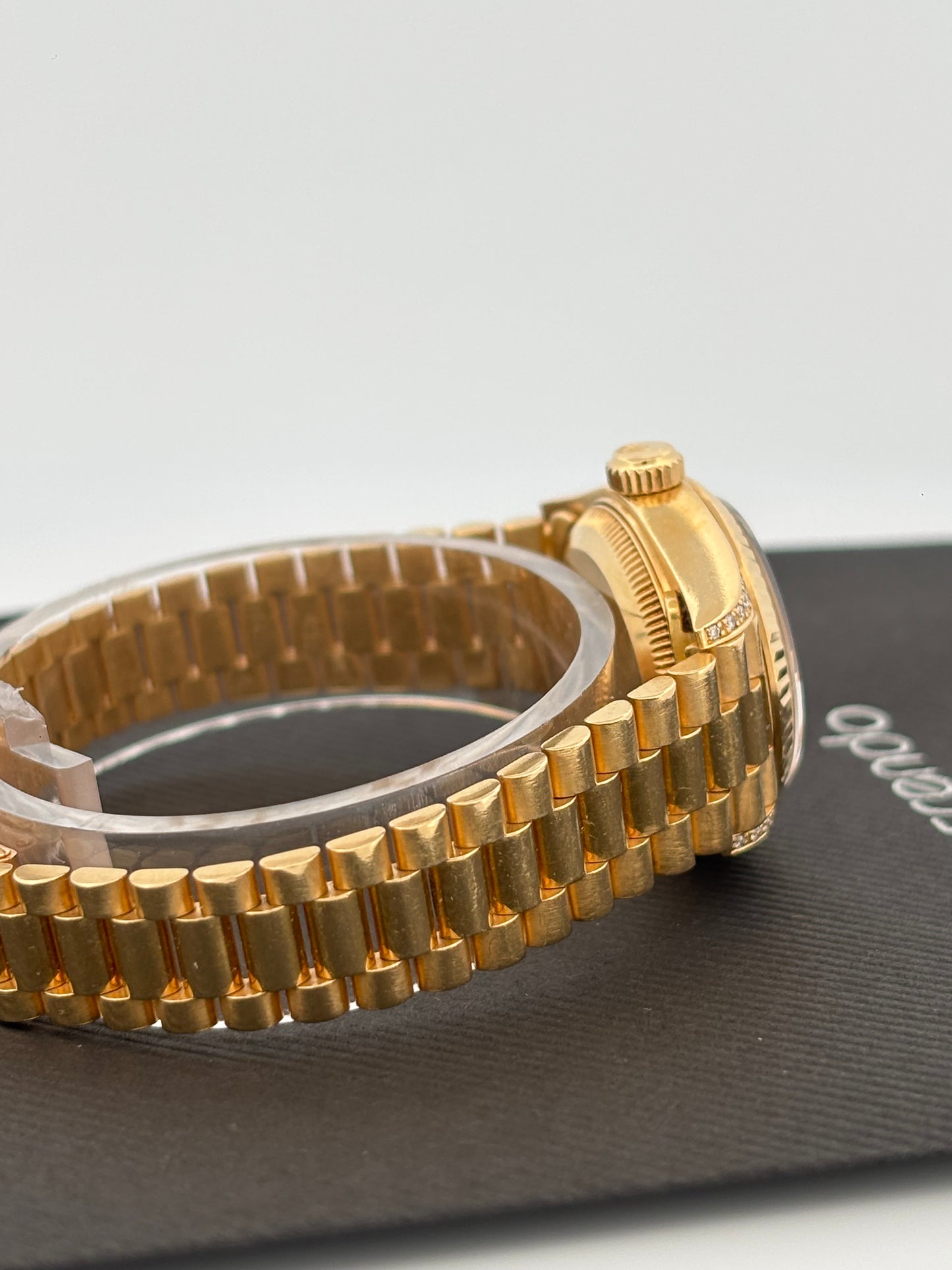 ROLEX – Lady-Datejust | Or jaune 18K | Cadran champagne diamants | Bracelet Président