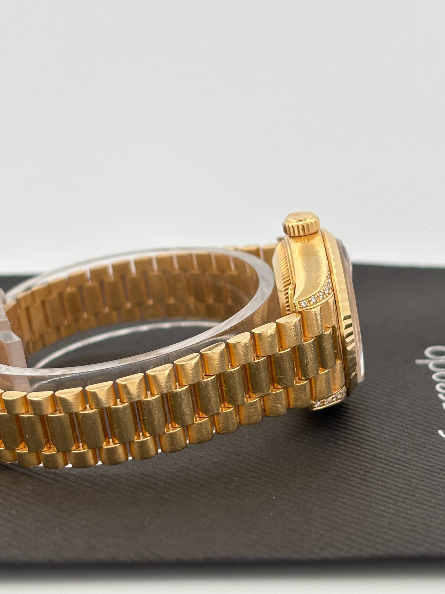 ROLEX – Lady-Datejust | Or jaune 18K | Cadran champagne diamants | Bracelet Président