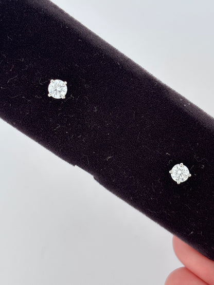 TIFFANY & Co – Boucles d’oreilles « Solitaire » | Or blanc 18K | Diamants 0,70 ct (total) | Brilliant Cut