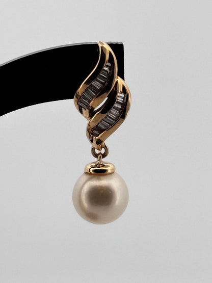 Parure Or 14K – Boucles d’oreilles & Pendentif | Perles du Japon | Diamants baguette