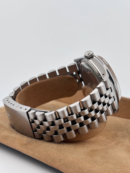 ROLEX – Oyster Perpetual Date 34 mm | Acier | Jubilee | Automatique | Circa années 1990