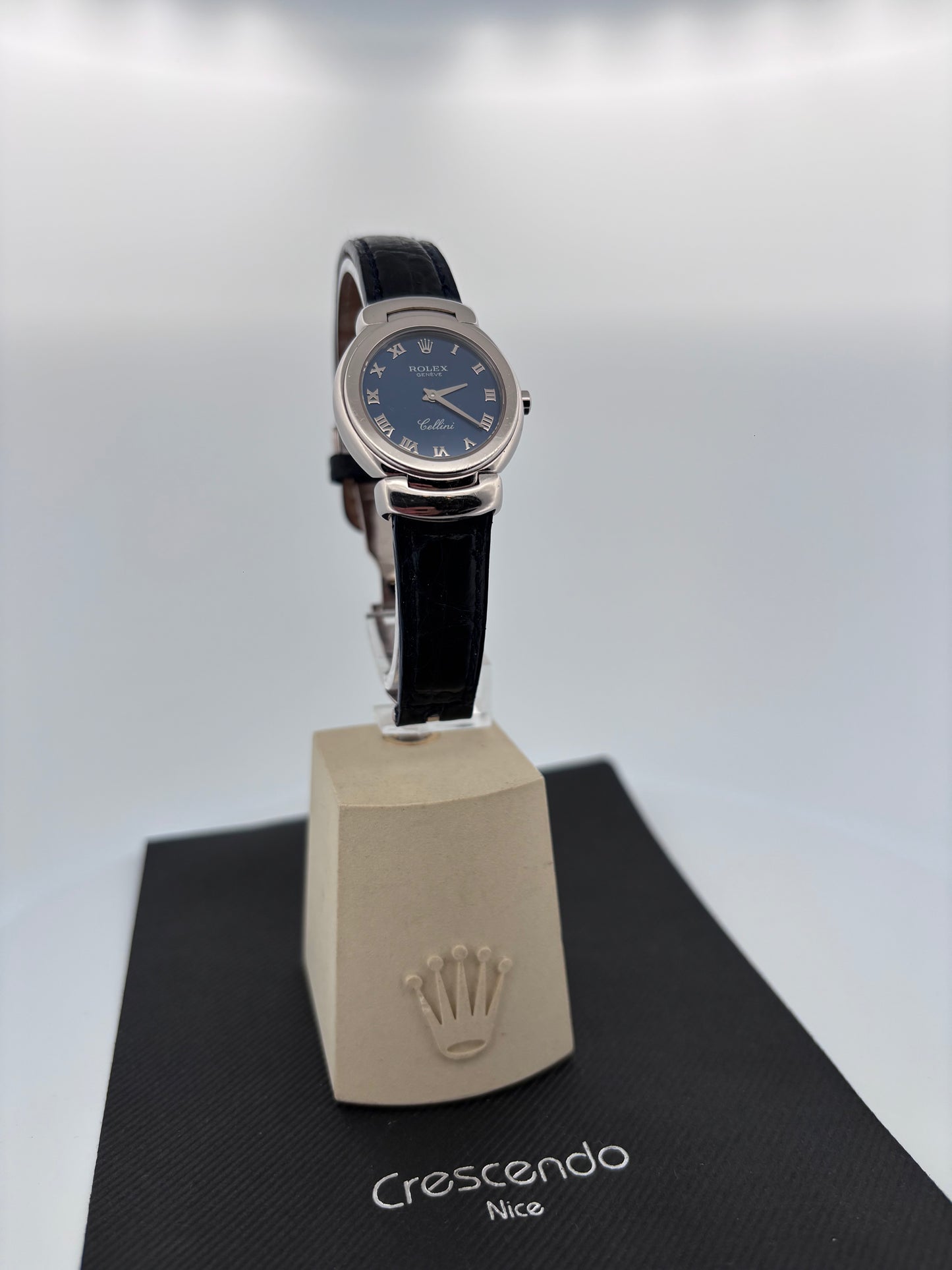ROLEX – Cellini Or Blanc 18K | Cadran Bleu | 26 mm | Bracelet Cuir | Circa années 2000